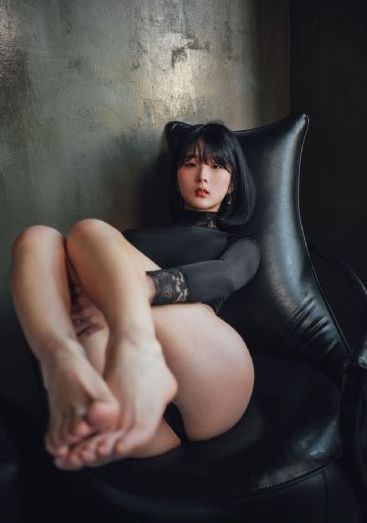 慢慢扒她衣服别弄醒她_BD韩语迅雷电影在线