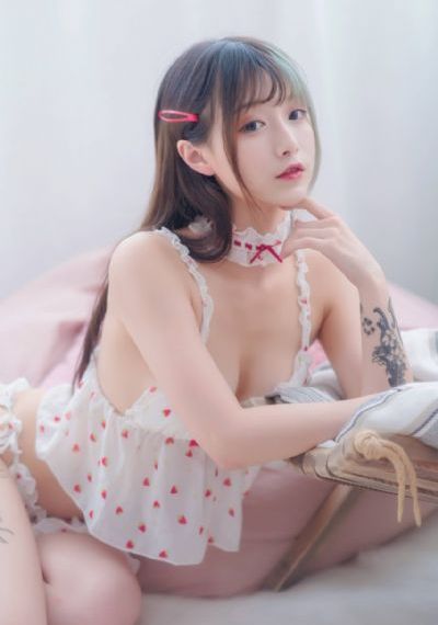 男人边吃奶边摸下面好爽视频_4K在线视频播放