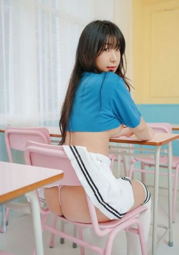 高中女子的腰姿在线看_HD高清完整版播放
