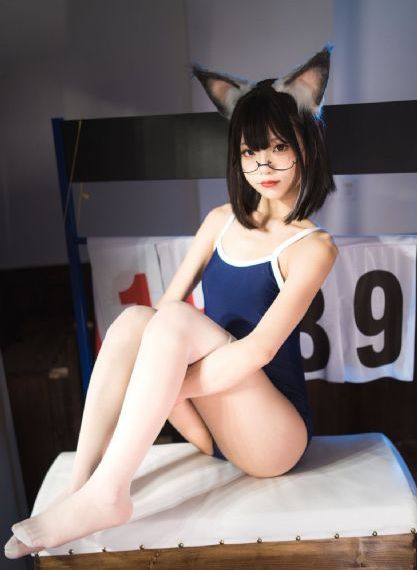 一边亲奶头一边摸下边_蓝光完整版观看
