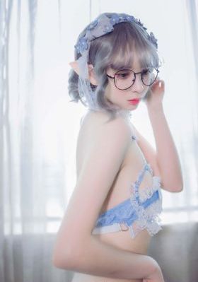 在教室里被一群男生H_1080高清电影在线
